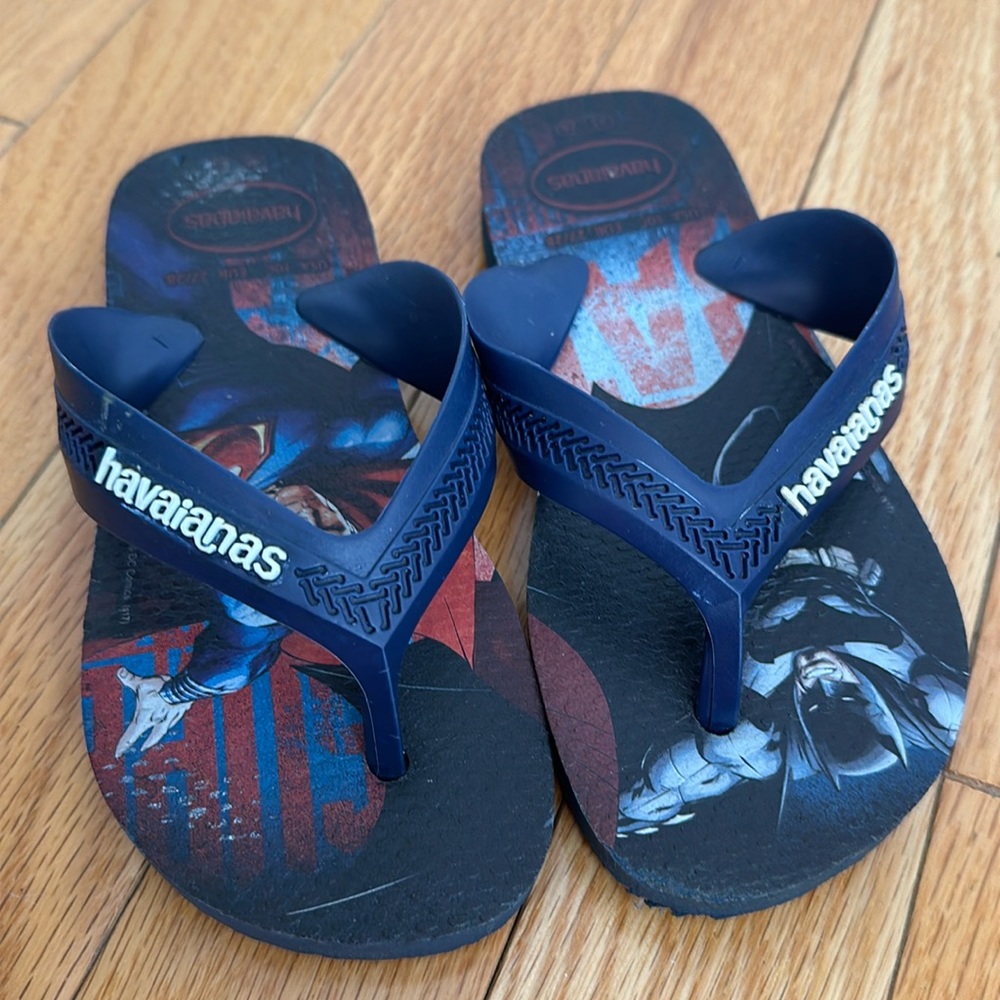 TODDLER BOY SUPERMAN HAVAIANAS SIZE 10. EUR 27/28